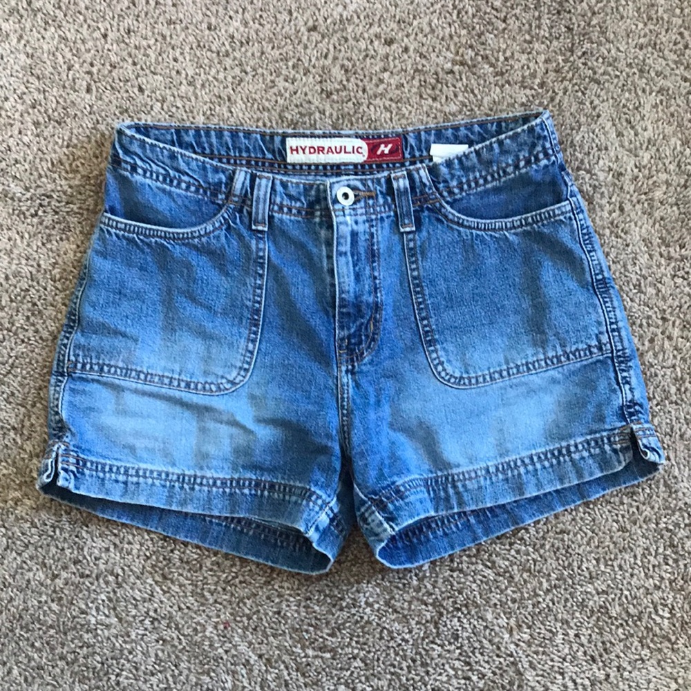 HIGH WAISTED HYDRAULIC jean shorts